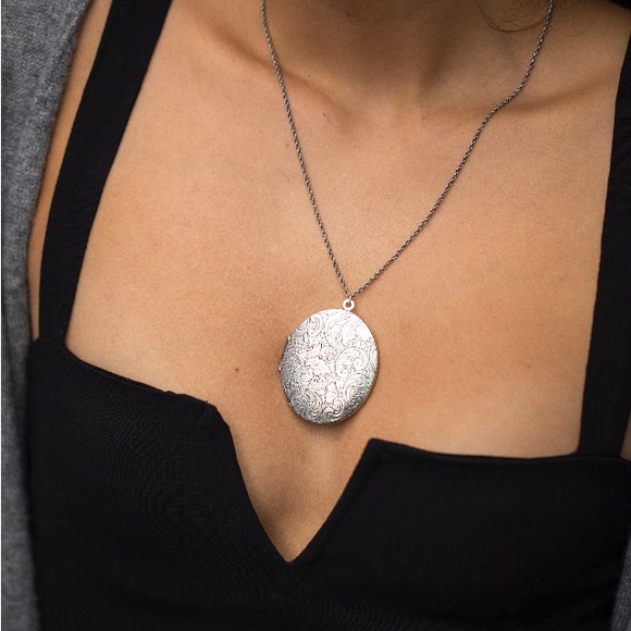 Solid silver Victorian antique Locket, magnificent looking no stamp. - Picture 6 of 8